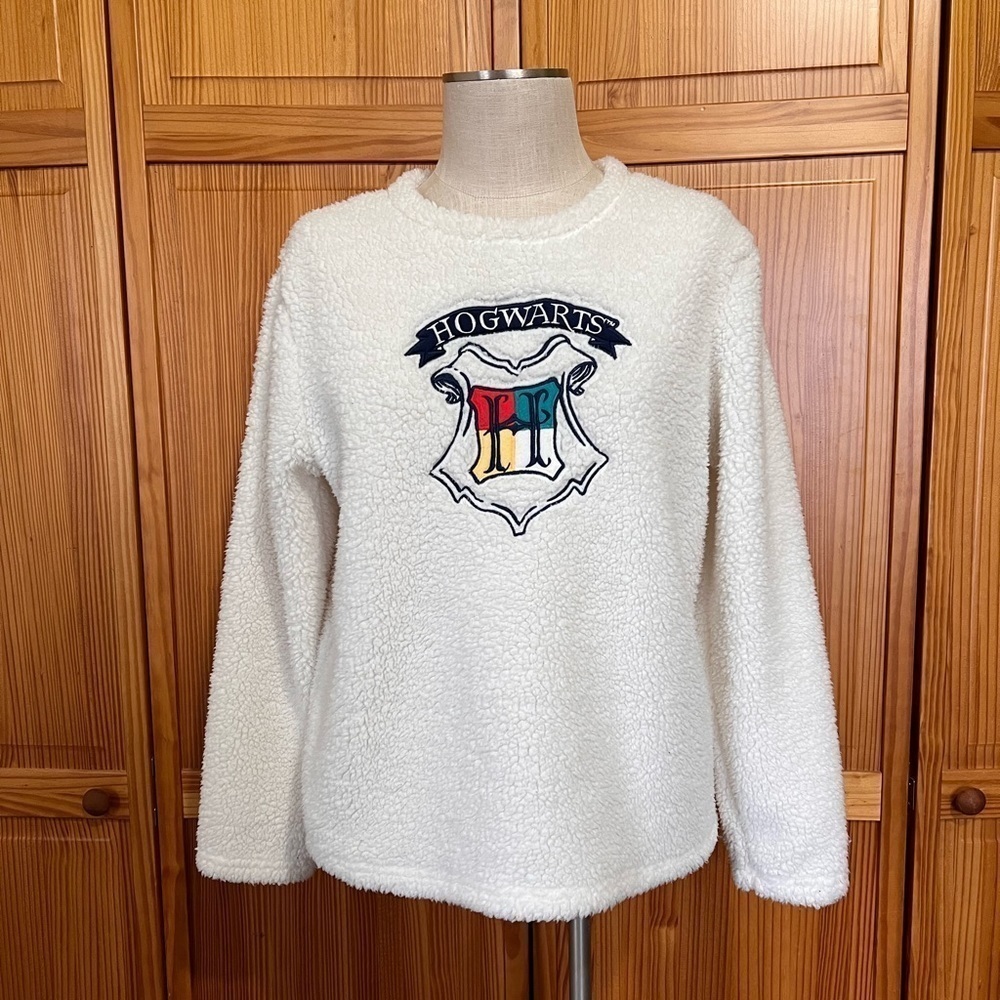 Hogwarts Medium Faux Fur Fleece Long Sleeve Shirt Harry Potter Casual Sleepwear - Picture 3 of 7